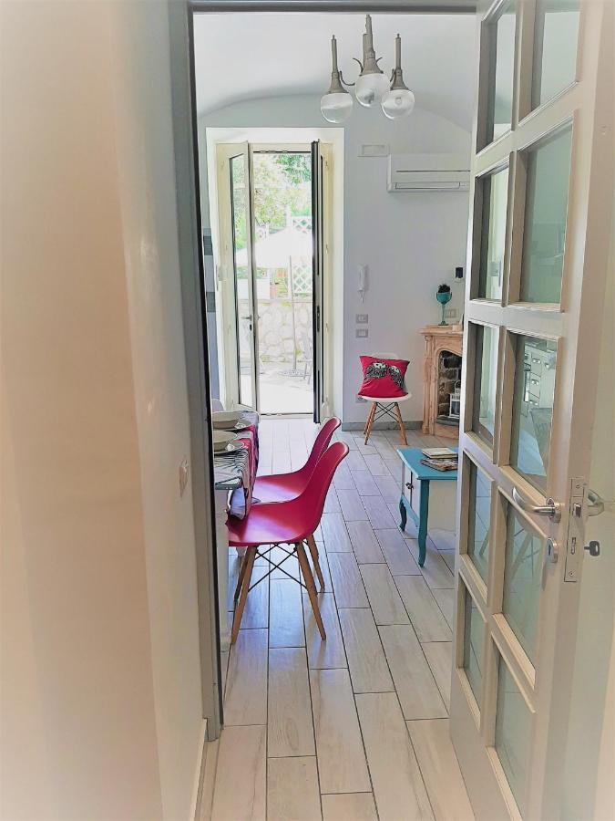 Dreaming Sorrento Suites ภายนอก รูปภาพ