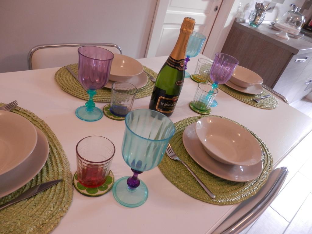 Dreaming Sorrento Suites ภายนอก รูปภาพ